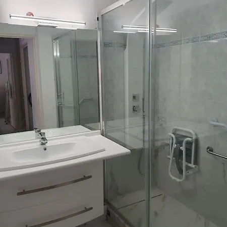 Apartment Yoyo. Menton