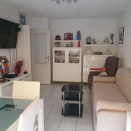 Yoyo. Apartment Menton